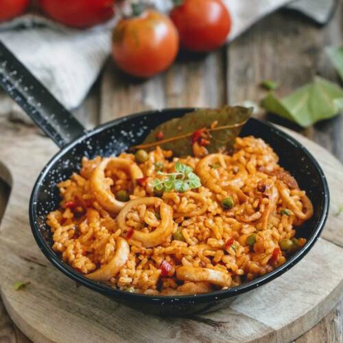 Lee más sobre el artículo Calamares con arroz y pimiento